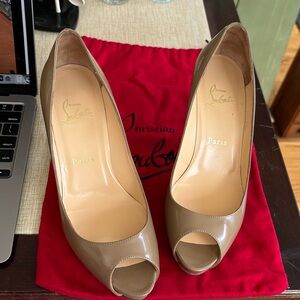 Louboutin taupe 3 1/4” pumps.